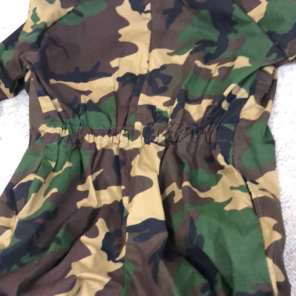 NWT Mad Dog Hunting Camoflage Overalls Size L.